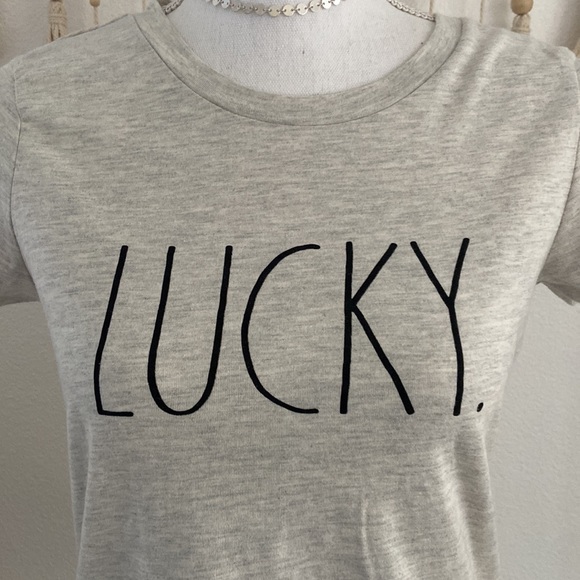 Rae Dunn lucky tee shirt short sleeve St. Patrick’s Day 🍀 Heather grey xs - Picture 13 of 14
